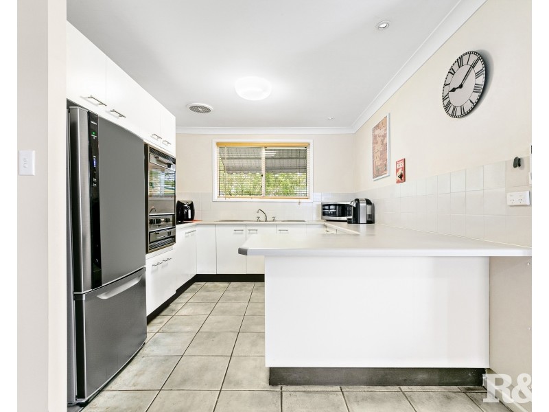 2/2 Welwyn Grove, Point Clare NSW 2250
