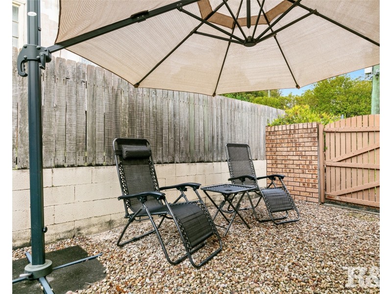 2/2 Welwyn Grove, Point Clare NSW 2250
