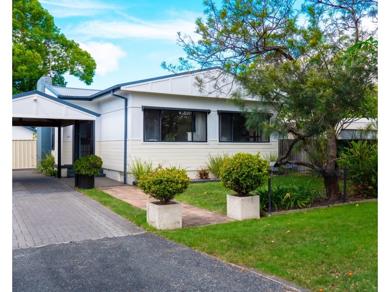 42 Terry Avenue, Woy Woy NSW 2256