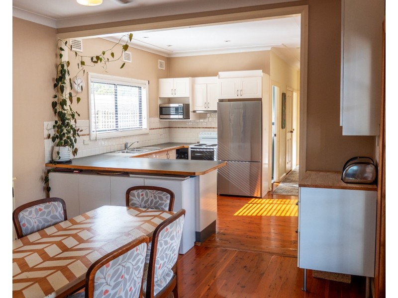 42 Terry Avenue, Woy Woy NSW 2256