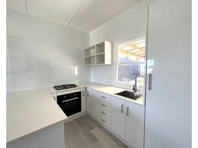 25 Nioka Avenue, Point Clare NSW 2250