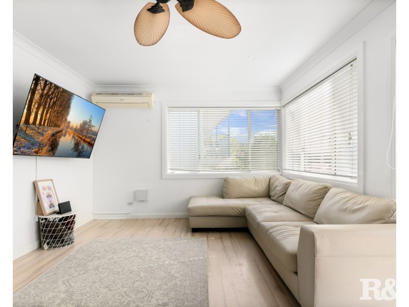 10 Collard Road, Point Clare NSW 2250