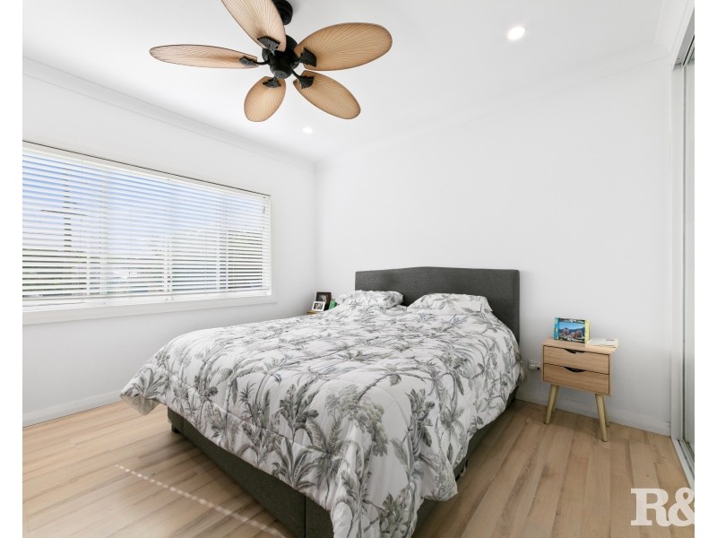 10 Collard Road, Point Clare NSW 2250