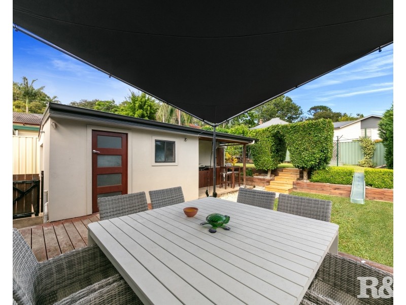 10 Collard Road, Point Clare NSW 2250
