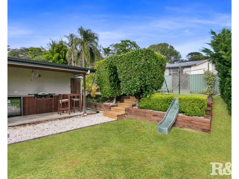 10 Collard Road, Point Clare NSW 2250
