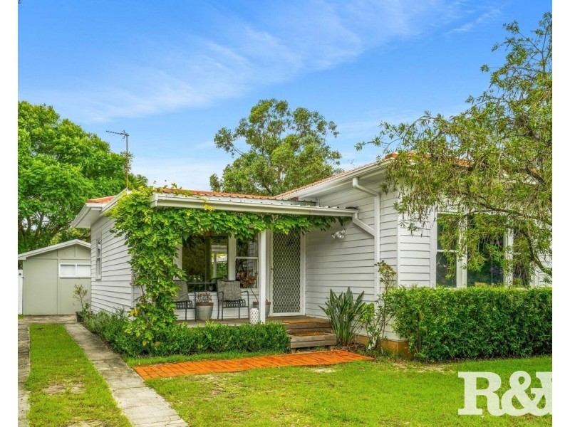 34 Carrington Avenue, Woy Woy NSW 2256