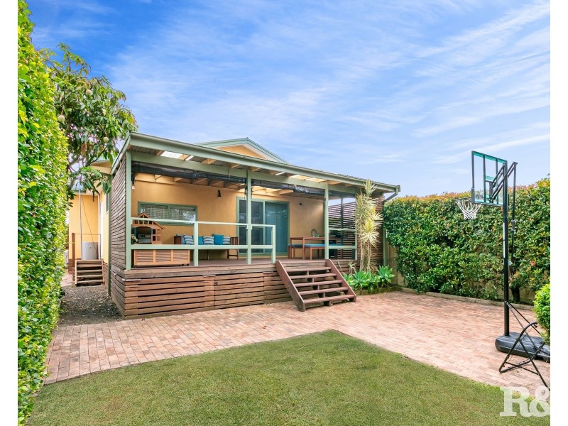 24 Alexandra Street, Umina Beach NSW 2257
