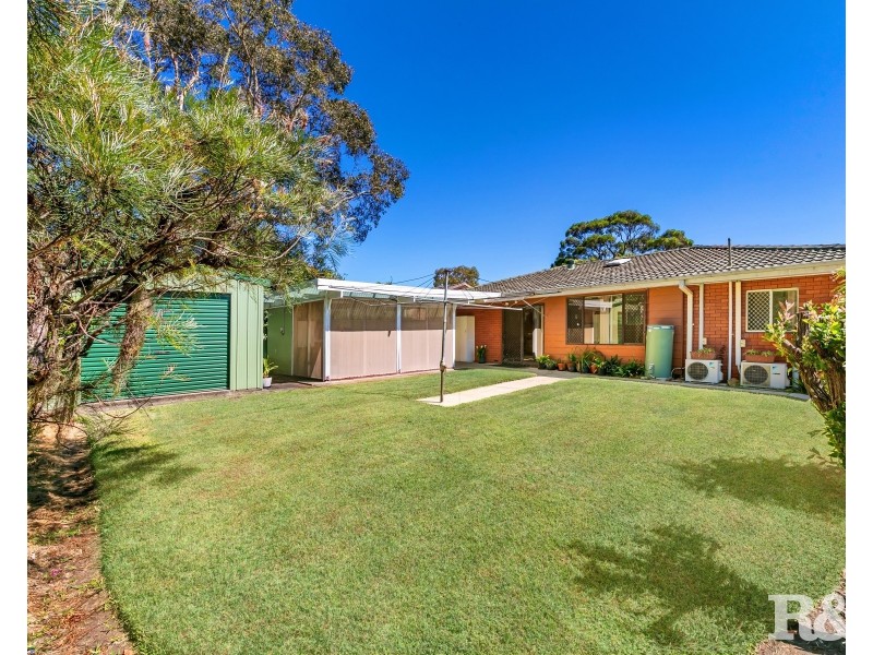 11 Brentwood Avenue, Point Clare NSW 2250