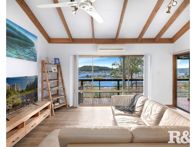 52 Yugari Crescent, Daleys Point NSW 2257