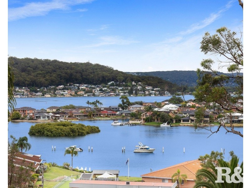 52 Yugari Crescent, Daleys Point NSW 2257