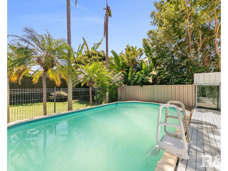 52 Wendy Drive, Point Clare NSW 2250