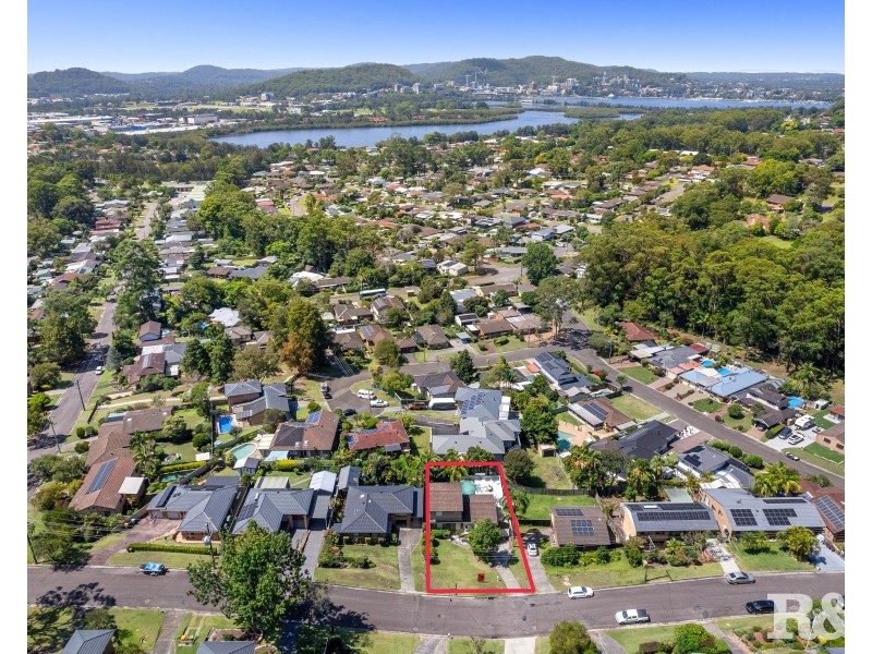 52 Wendy Drive, Point Clare NSW 2250