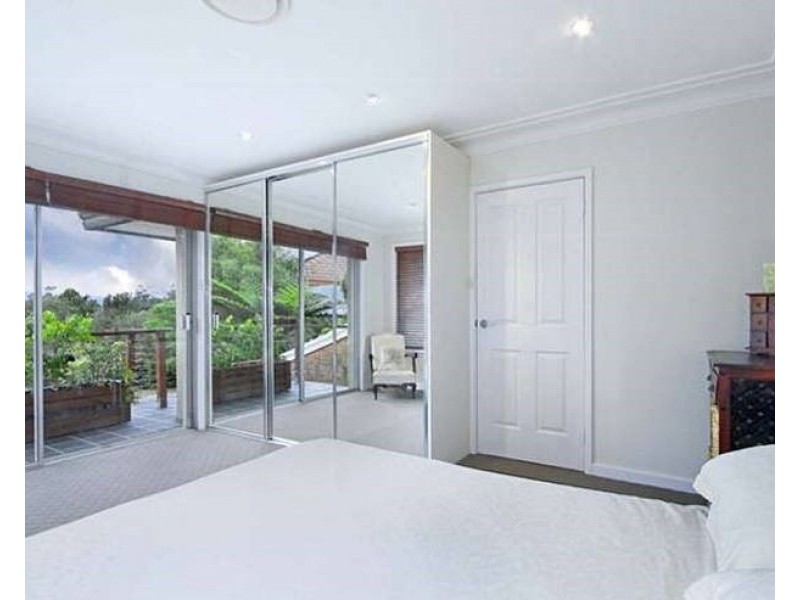 1/2 Brentwood Avenue, Point Clare NSW 2250