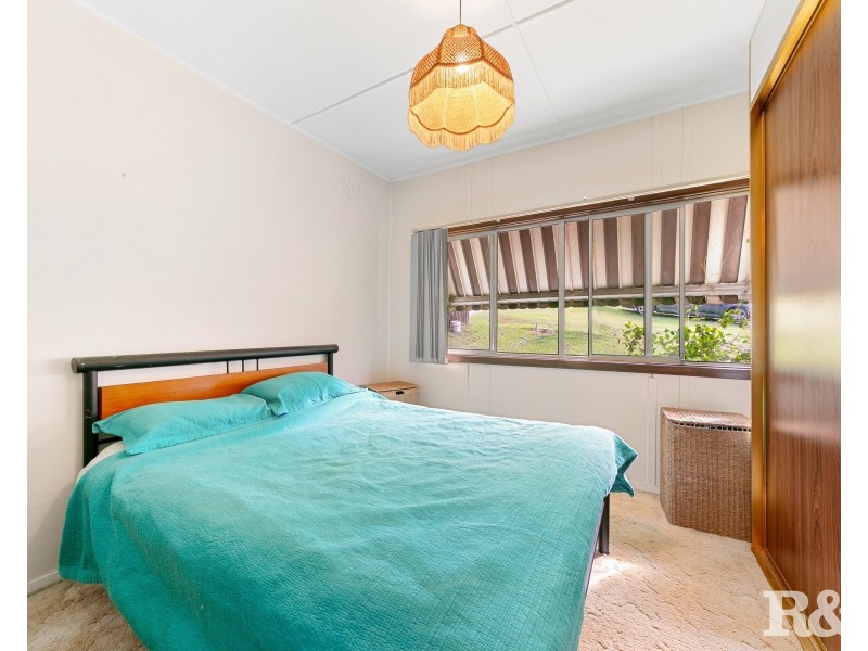 26 Nioka Avenue, Point Clare NSW 2250