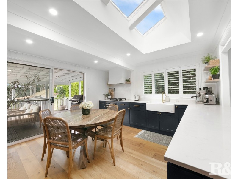 18 Grace Avenue, Point Clare NSW 2250