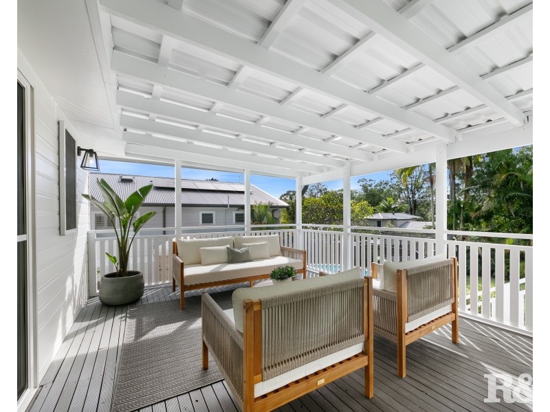 18 Grace Avenue, Point Clare NSW 2250