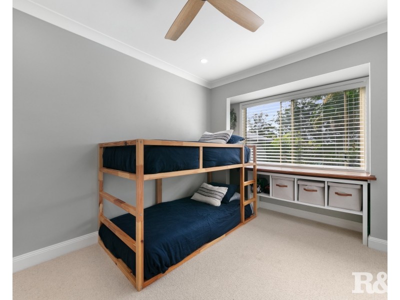 18 Grace Avenue, Point Clare NSW 2250