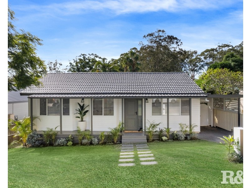 18 Grace Avenue, Point Clare NSW 2250