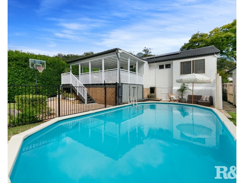 18 Grace Avenue, Point Clare NSW 2250