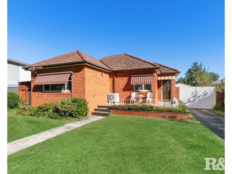 63 Memorial Av, Blackwall NSW 2256
