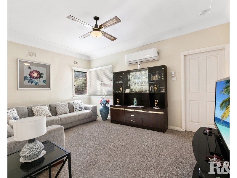 63 Memorial Av, Blackwall NSW 2256