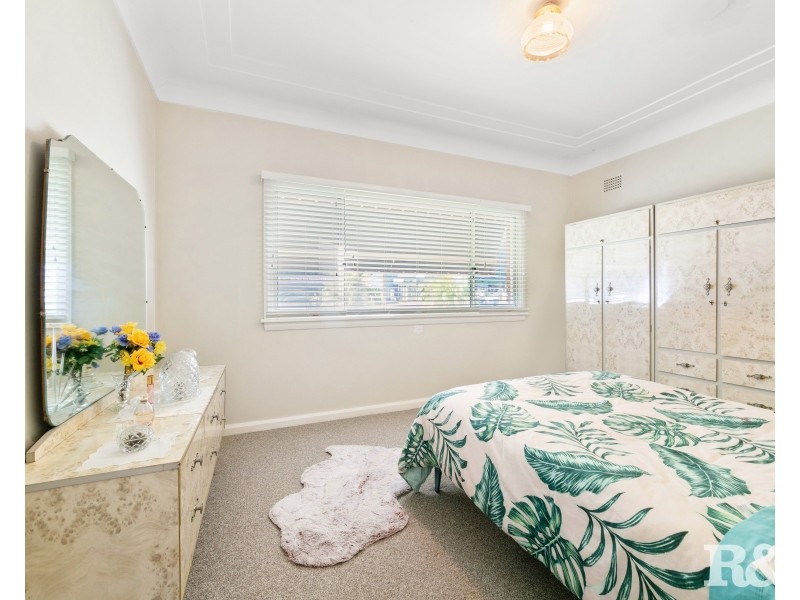 63 Memorial Av, Blackwall NSW 2256
