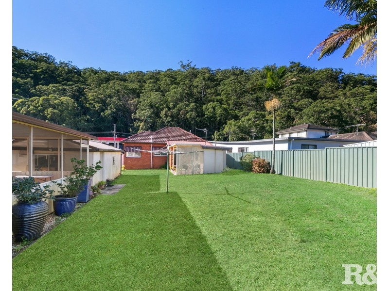 63 Memorial Av, Blackwall NSW 2256