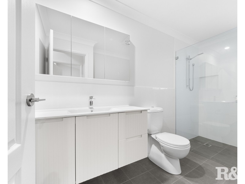 2/437 Wards Hill Road, Empire Bay NSW 2257