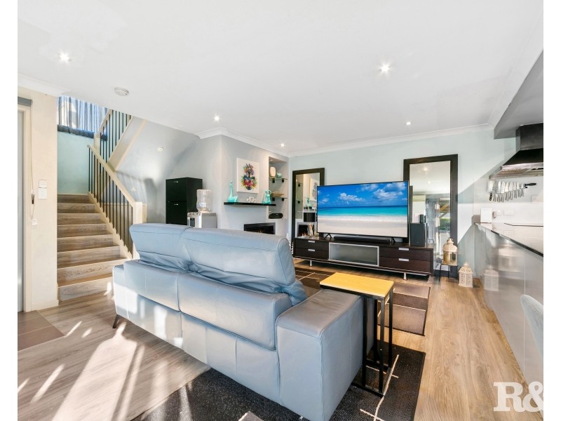 8/8 Akora Road, Wyoming NSW 2250