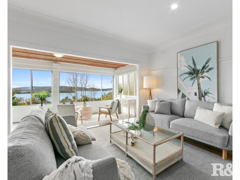 23 Hughes Street, Point Clare NSW 2250