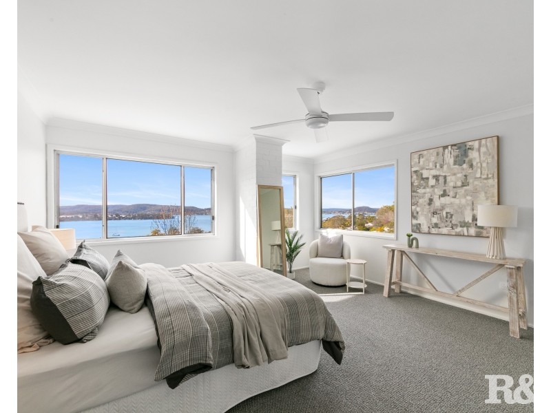23 Hughes Street, Point Clare NSW 2250