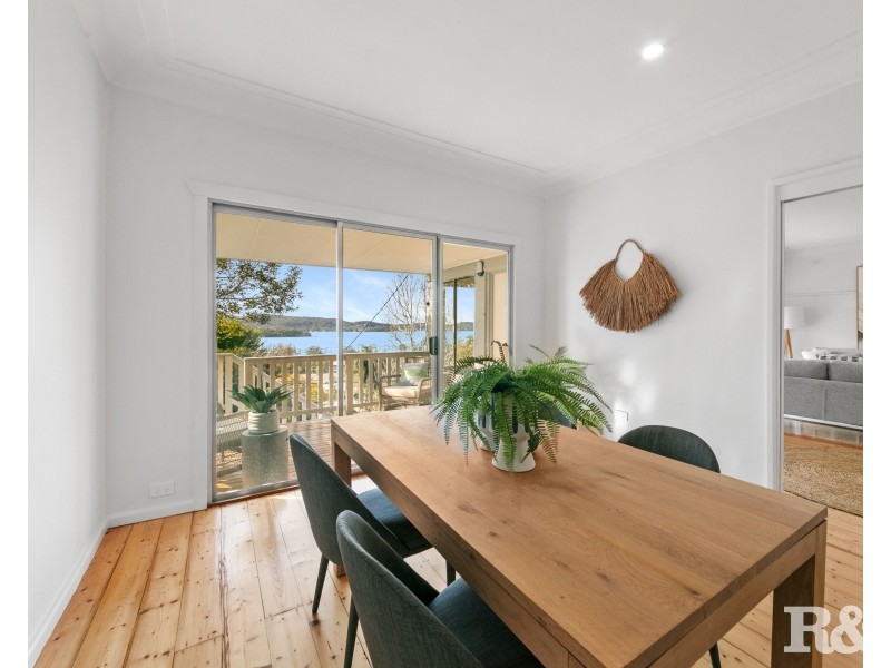 23 Hughes Street, Point Clare NSW 2250