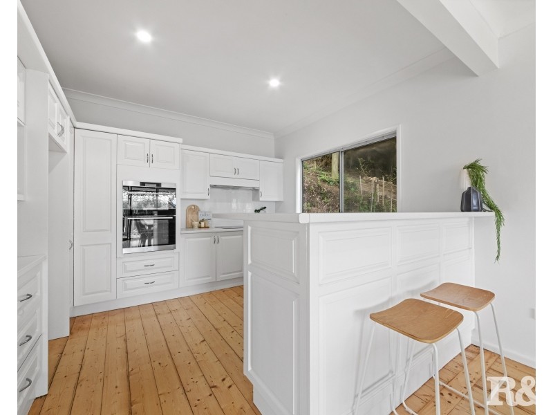 23 Hughes Street, Point Clare NSW 2250
