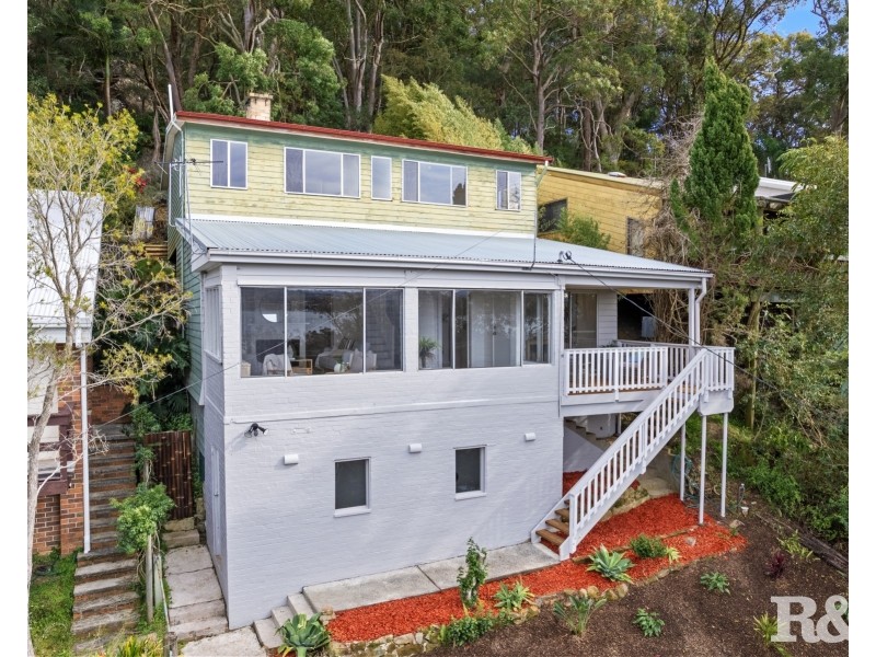 23 Hughes Street, Point Clare NSW 2250
