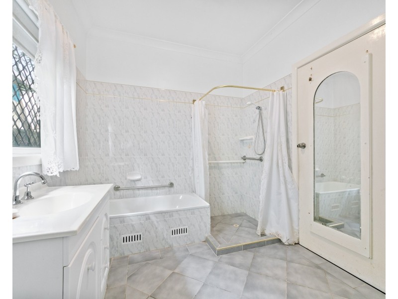 34 Lone Pine Avenue, Umina Beach NSW 2257
