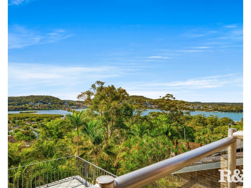 27 Penang Street, Point Clare NSW 2250