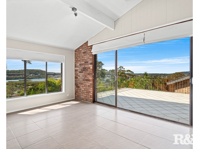 27 Penang Street, Point Clare NSW 2250