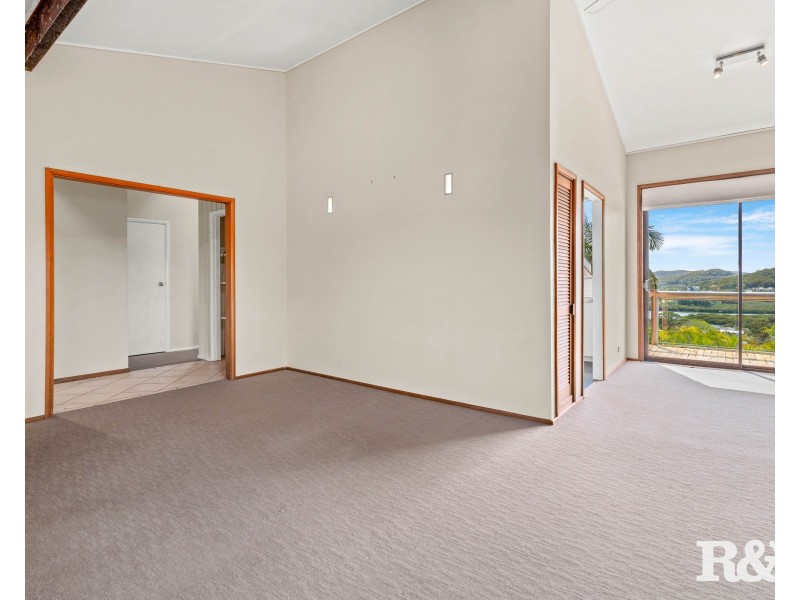 27 Penang Street, Point Clare NSW 2250