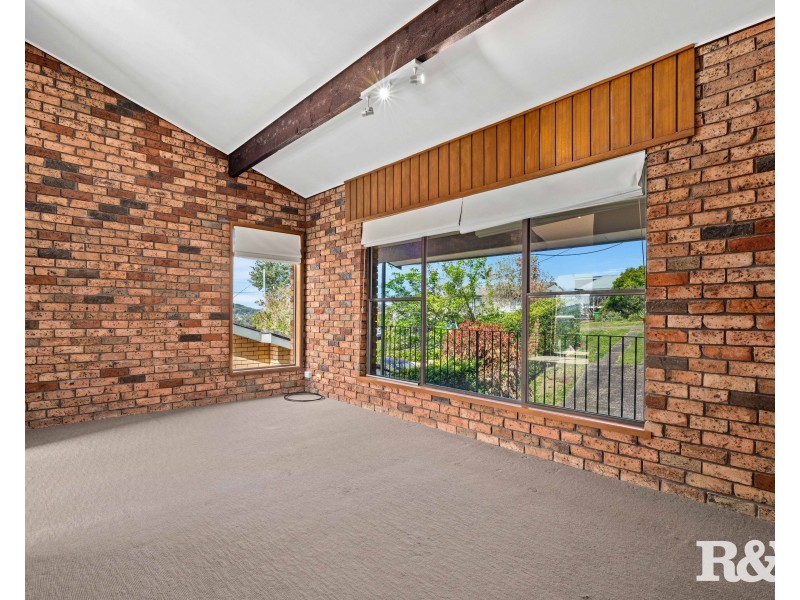 27 Penang Street, Point Clare NSW 2250