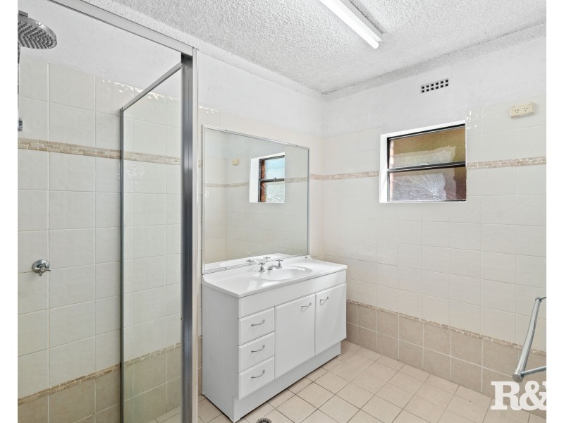 27 Penang Street, Point Clare NSW 2250