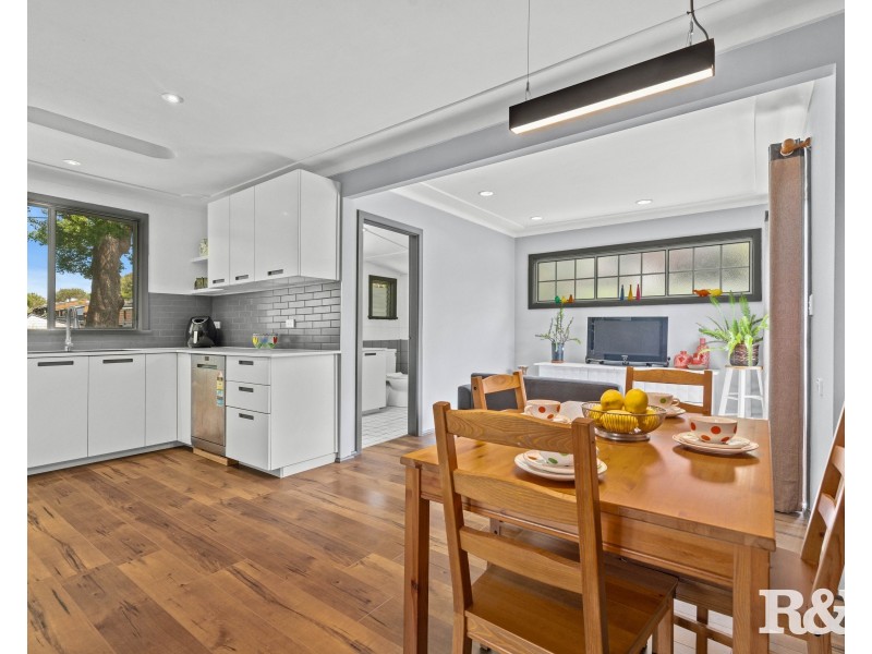 133 Brisbane Water Drive, Point Clare NSW 2250