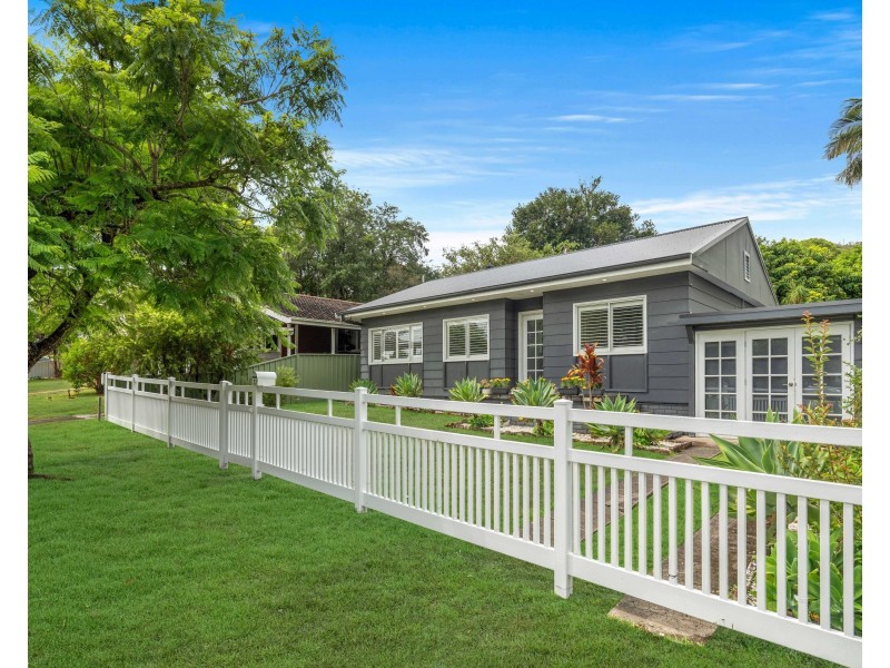 22 Priestley Parade, Point Clare NSW 2250