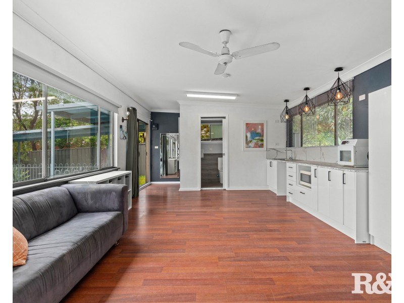 22 Priestley Parade, Point Clare NSW 2250