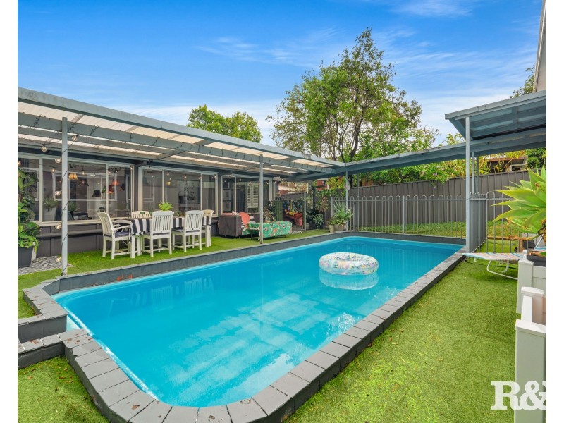 22 Priestley Parade, Point Clare NSW 2250