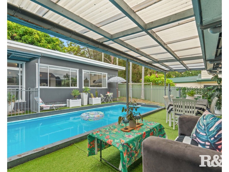 22 Priestley Parade, Point Clare NSW 2250