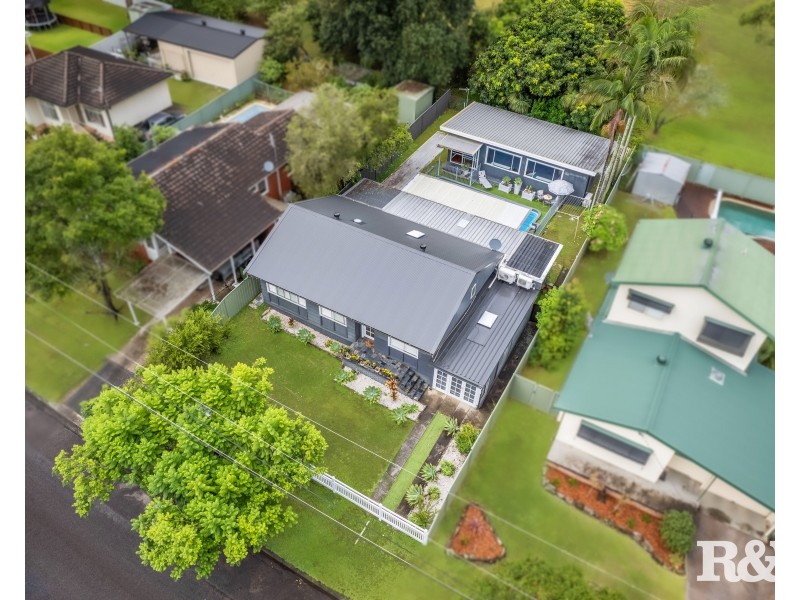 22 Priestley Parade, Point Clare NSW 2250