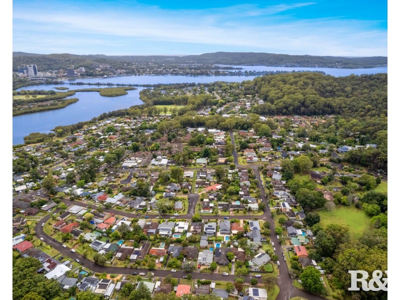 22 Priestley Parade, Point Clare NSW 2250
