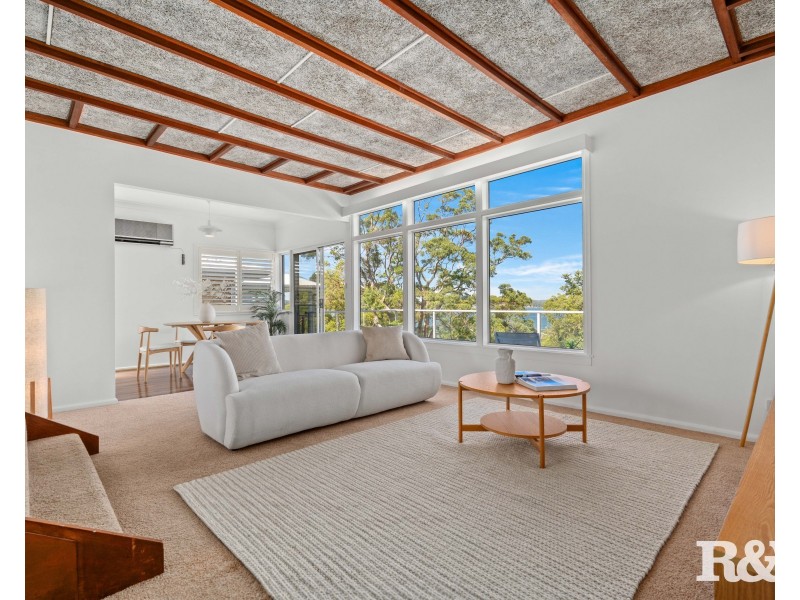 10 Penang Street, Point Clare NSW 2250
