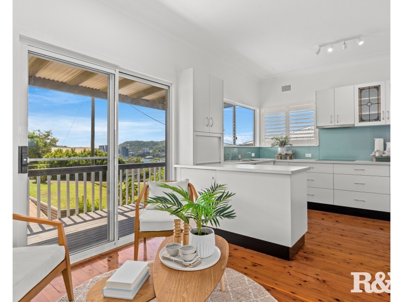 10 Penang Street, Point Clare NSW 2250