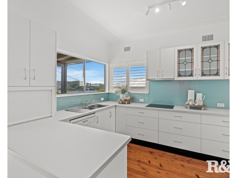10 Penang Street, Point Clare NSW 2250